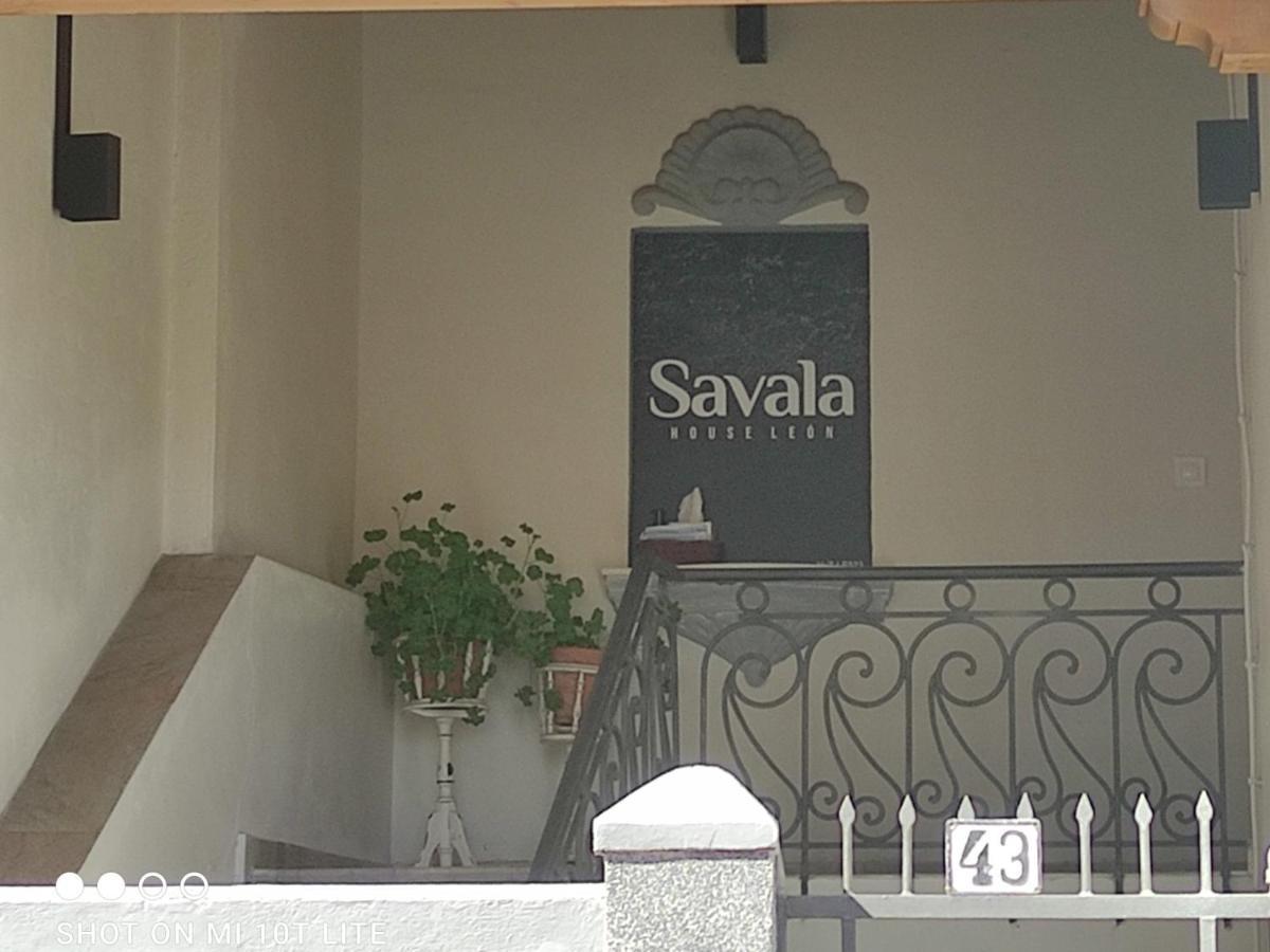 Savala House Leon Villa Exterior photo